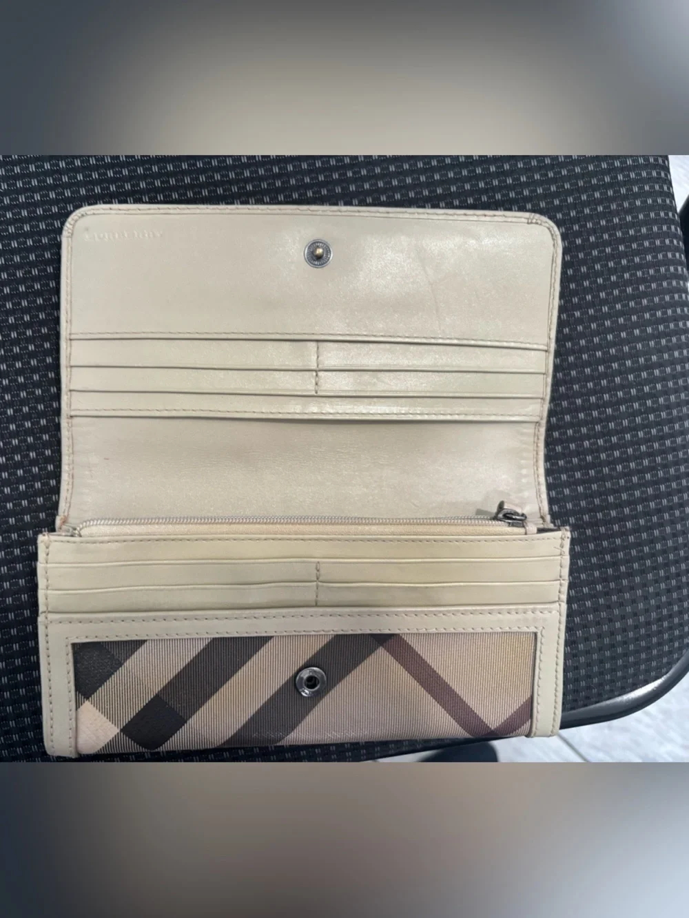 Burberry women beige